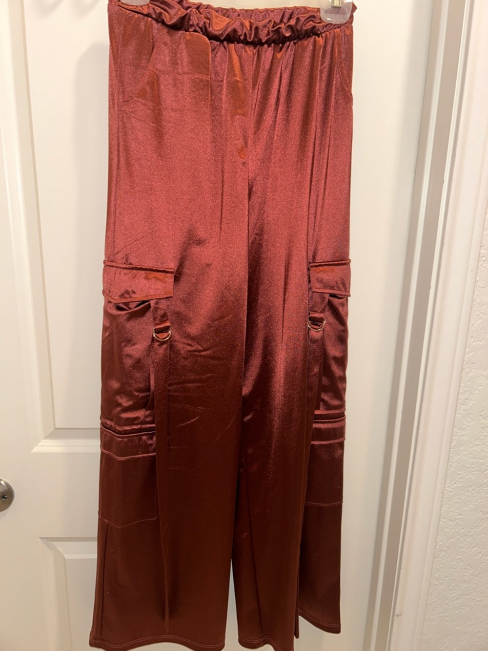 Wide-Leg Satin Cargo Pants - Rust